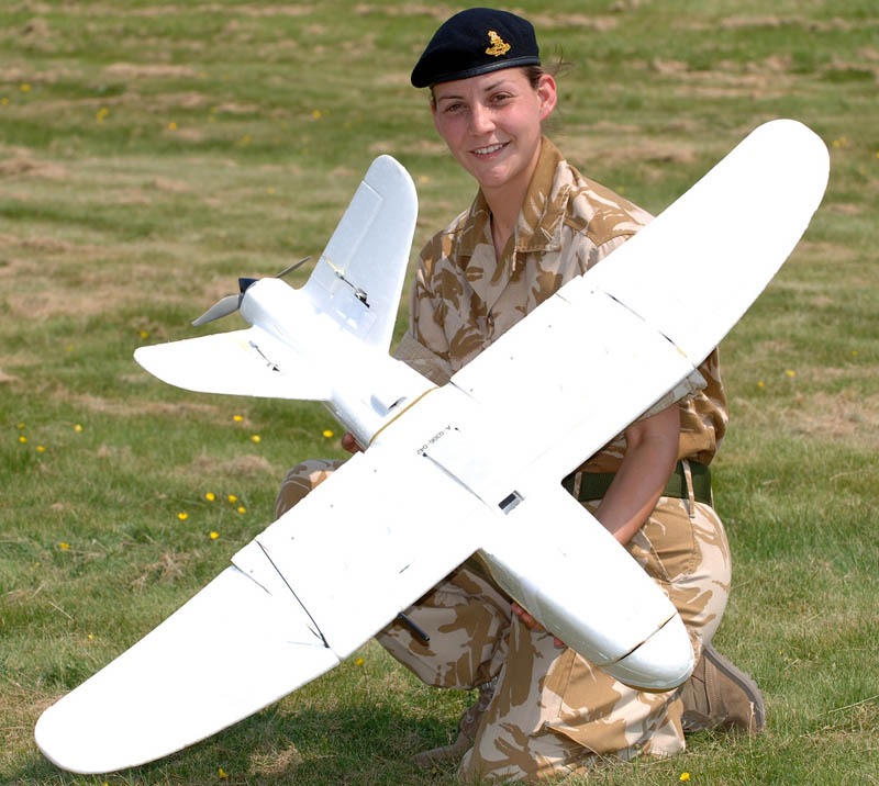 ""موســــــــــوعة الطائـــــرات المسيـــــــرة"" AIR_UAV_Desert_Hawk_British_2LT_Olivia_lg