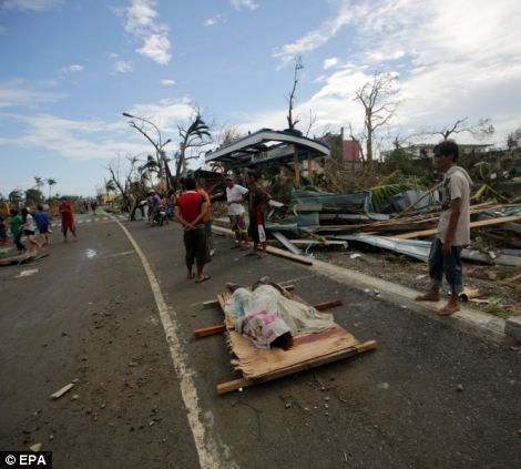 Philippines: Những bức ảnh gây chấn động sau siêu bão Haiyan Anh1