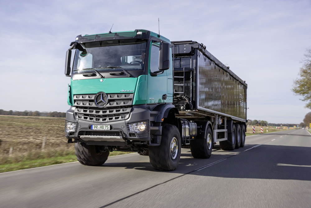 veicolo unimog off road 1-unimog-13C1169_06