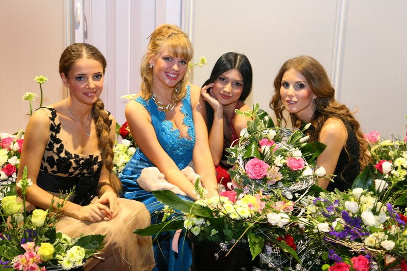مجموعة صور لملكة جمال روسيا لعام 2009 بالاضافة لمجموعة صور من داخل المسابقة 1_013