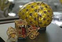 Royal Jewelry & Tiaras / Fabergé Eggs / The Royals - Pagina 2 Image-2008-04-21-2852923-46-faberge