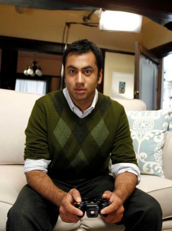 Kal Penn likes Rayman... and President Obama Kalpenn_1322681291