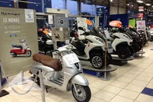 Peugeot Scooters-Mahindra : le réseau au Lion réagit Cycles-codony-peugeot