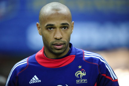 أسماء لاعبين و ألقاب منتخبات تعلمـك اللغــآت ~ Thierry-henry-france-red-bulls-713jpgjpg-891d9b48eff6e6ff_large