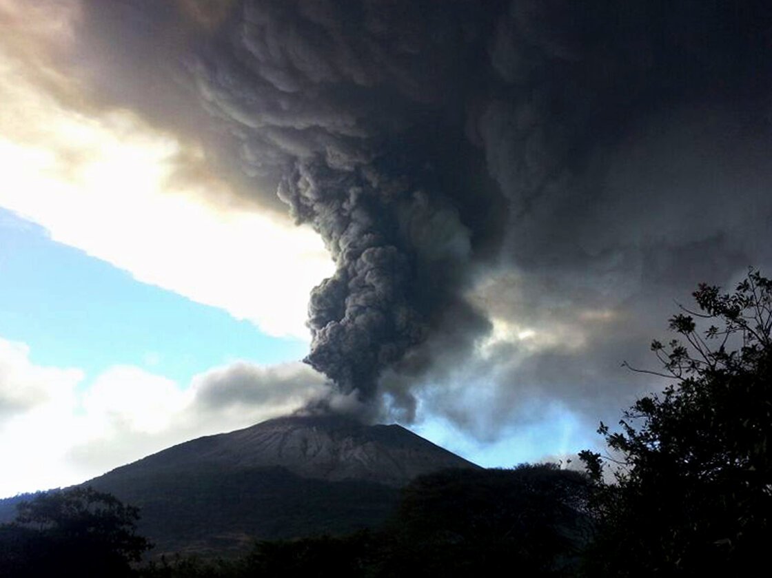 SEGUIMIENTO MUNDIAL DE VOLCANES. - Página 12 Volcano302way-b6cfbb979fecbf8e8c74b0ee84372337d42d64cd-s40-c85