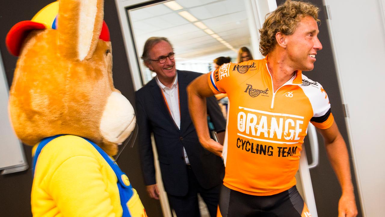 Maillots 2015 Roompot-zeker-twee-jaar-sponsor-orange-cycling