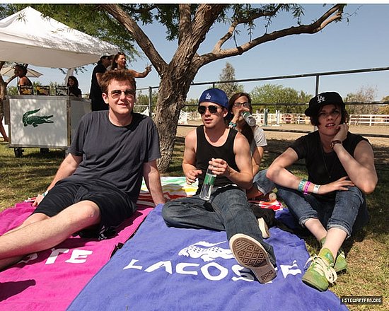 nuevasz fotos de kristen en coachella 78408b085f4723d3_mq013.preview