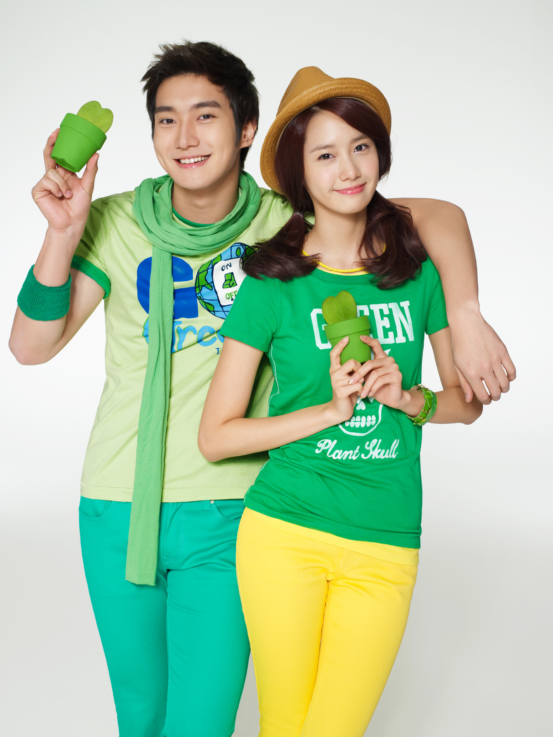 صور للمغني siwon مع الاميره يونغ يونغ yoona B18b32f410c7af40_spao_newad_siwon_yoona