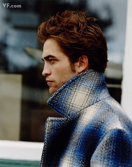 Robert Pattinson en la revista Glamour (Grecia) 14a0623b643e4a18_pattinson-A-0912-05