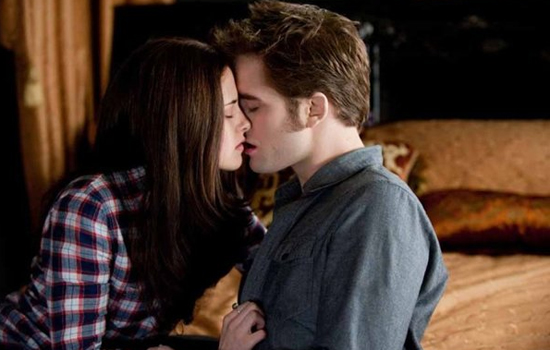 Robert pattinson tiene los mejore besos de pelicula de popsugar !! A6ec5689040b1302_eclipse1