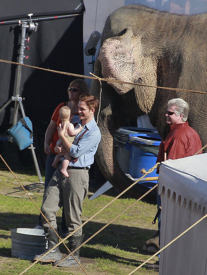 + pics de rob en el set de WFE .. BESOS Y BEBES!! 8c6249633785849b_RobertPattinsonWFEHQReshots51.preview