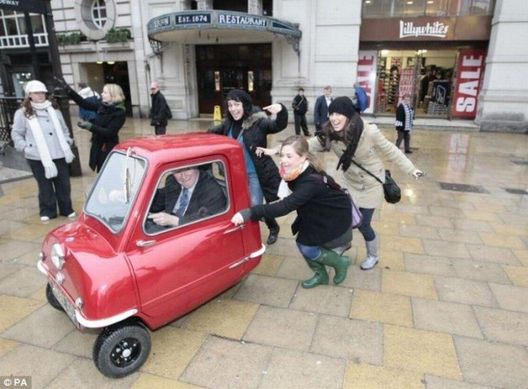 Anniversaire Du gros naz (Girard) Petite-voiture-monde-L-2