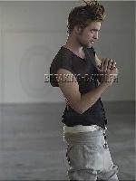 Photoshoot - Page 2 Robert-pattinson-new-photoshoot-hot-new-moon--L-4