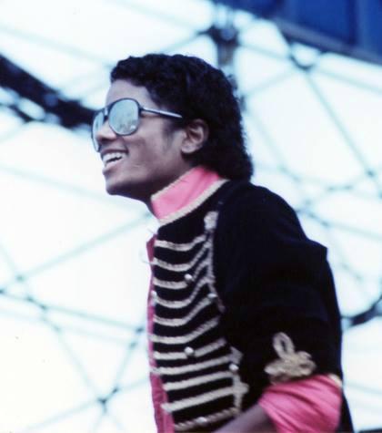 Remember: Michael Jackson au Budweiser SuperFest en 1982  Remember-michael-jackson-budweiser-superfest--L-Vnjz2L