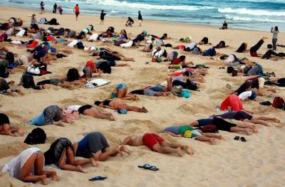 Des diverses tenues à la plage . - Page 3 Arretons-faire-lautruche-L-VRMiwQ