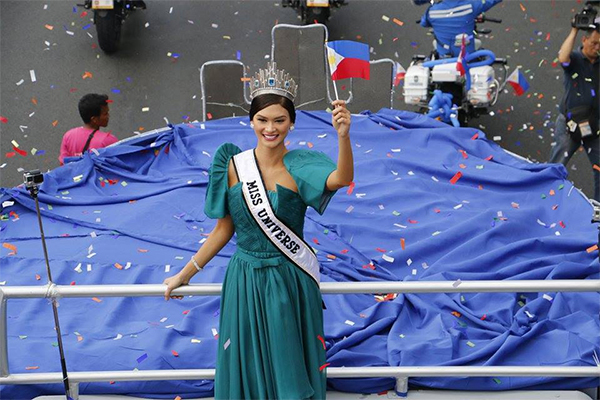 2015 | MISS UNIVERSE | PIA WURTZBACH - Page 2 1piaparade