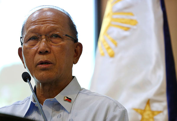   الفلبين تدرس شراء أسلحة من روسيا والصين Defence-Secretary-Delfin-Lorenzana