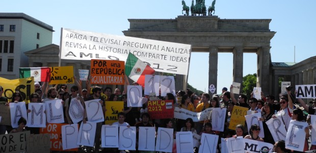 Mexicanos en el extranjero expresan su apoyo a AMLO (20 mayo 2012) DSCN0327-620x300