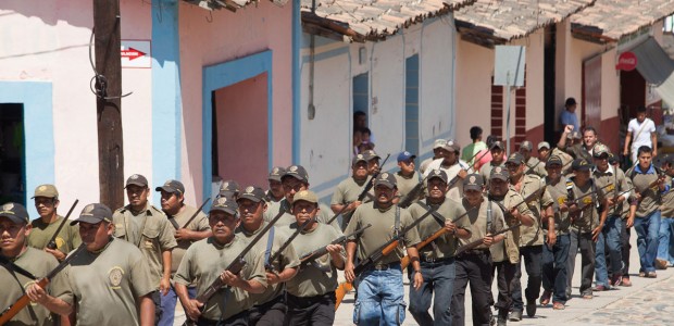 GUERRERO Mex. - Autodefensa civil, en el filo de lo paramilitar. Como5-620x300