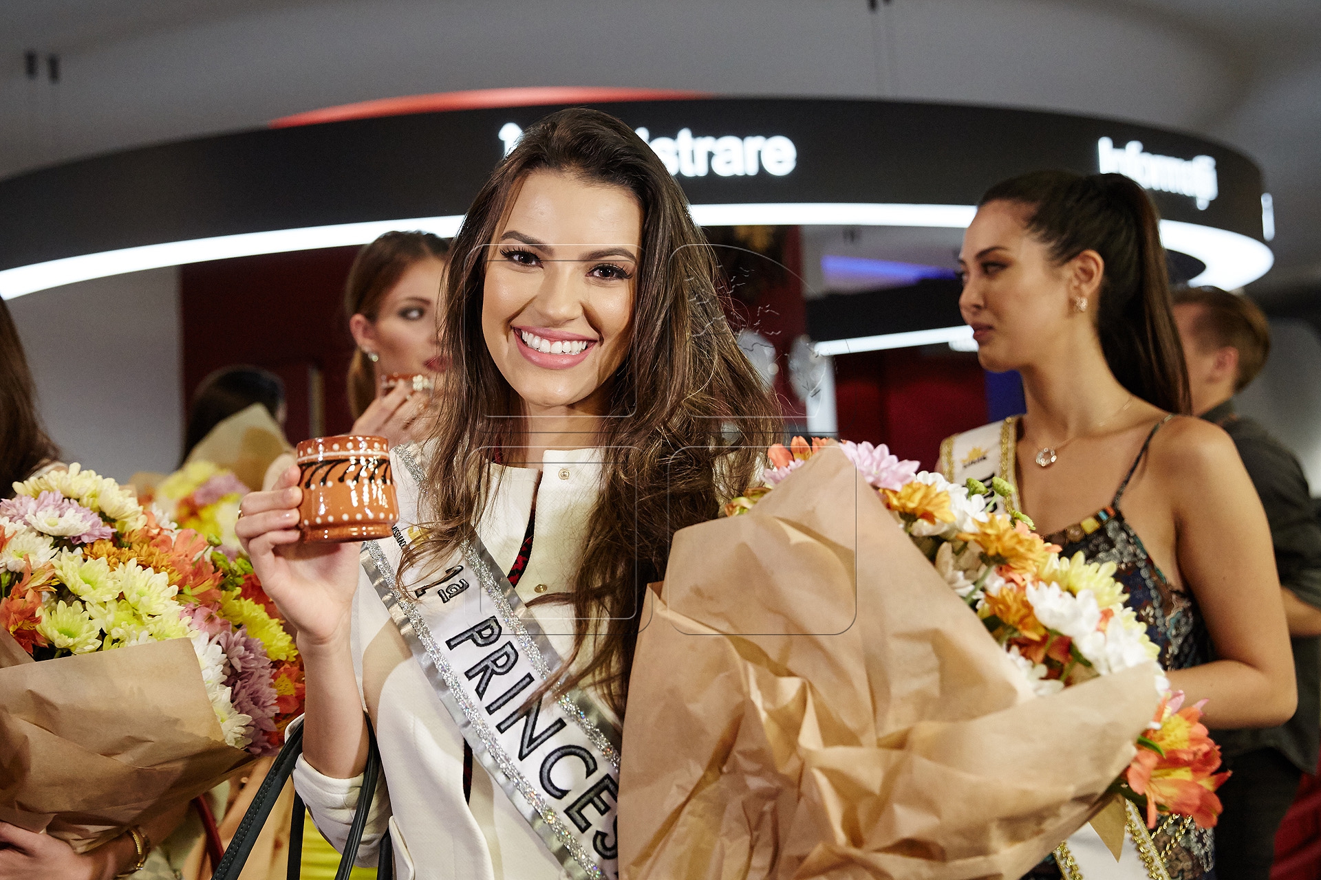 brasil para miss turismo internacional 2015: thaina magalhaes. - Página 2 Sosire_miss_brazil_7925_15747100