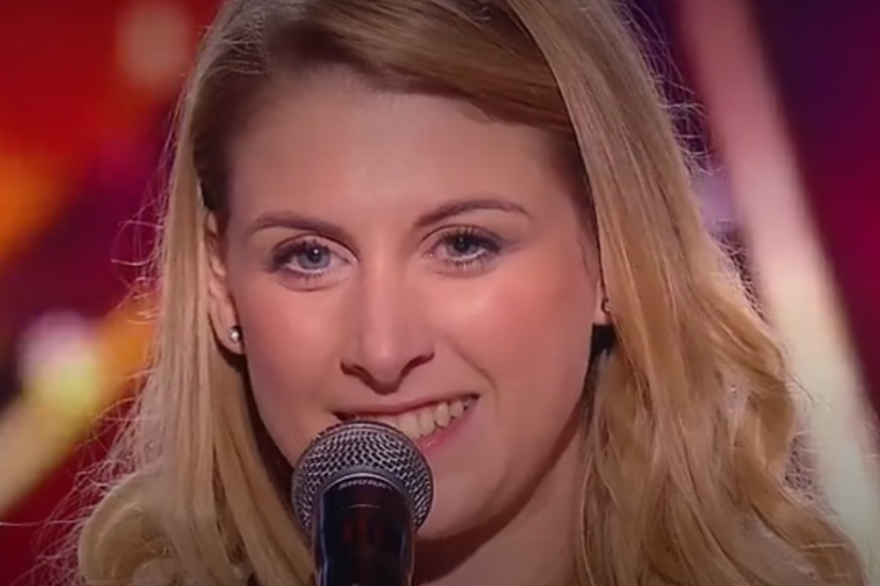 La France a un incroyable talent - Demi-Finale 01 - Jeudi 16 novembre - M6 - Page 2 7791000473_laura-laune-le-premier-golden-buzzer-de-la-france-a-un-incroyable-talent