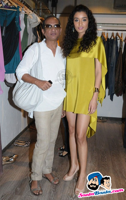 Kanishtha Dhankhar (INDIA 2011) Atosa-fashion-store-launch-13