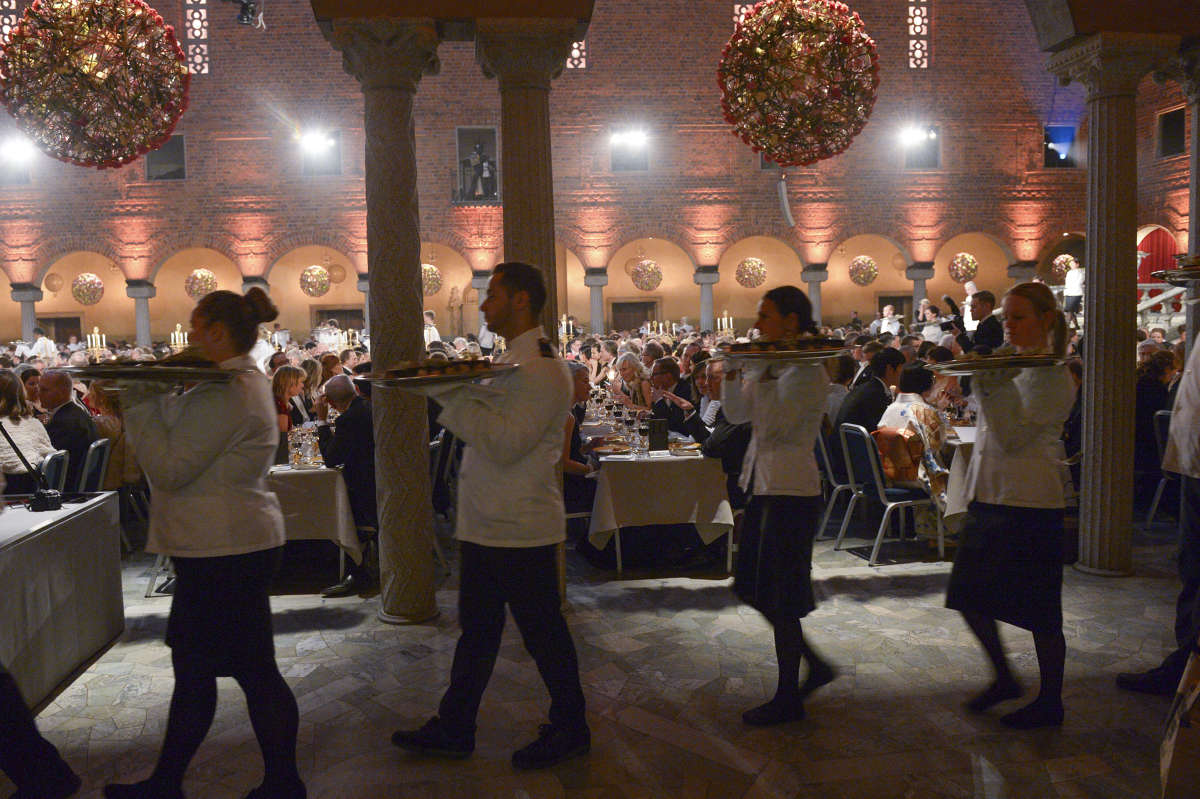 LA FAMILIA REAL SUECA ENTREGA LOS PREMIOS NOBEL 2015 - Página 4 1200