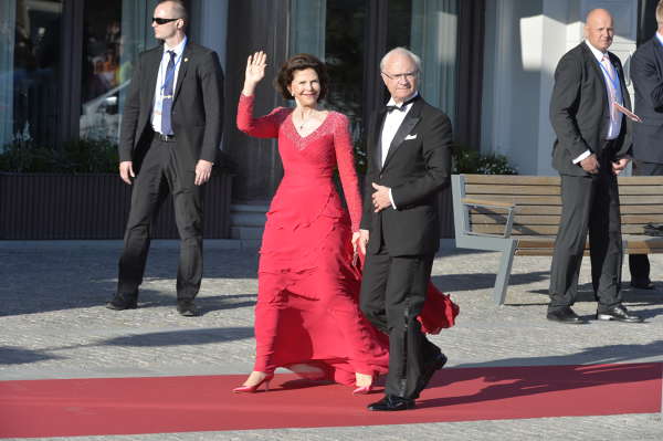 BODA DE MAGDALENA DE SUECIA Y CHRISTOPHER O'NEILL - Página 3 600