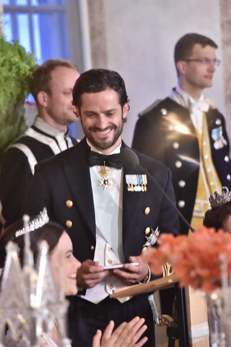 BODA REAL DEL PRINCIPE CARLOS FELIPE  Y SOFIA HELLQVIST - Página 20 1200