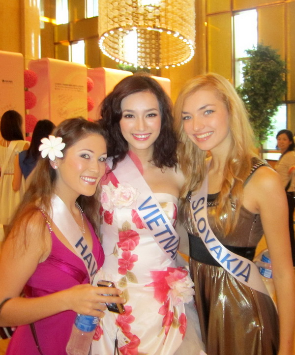 Tổng hợp hoạt động của Trúc Diễm tại Miss International 2011 VoiHawaiivaSlovakia