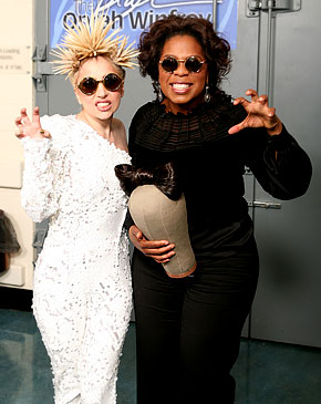 [18/01/2010]Lady Gaga nhuộm màu toàn thân Lady_gaga_oprah