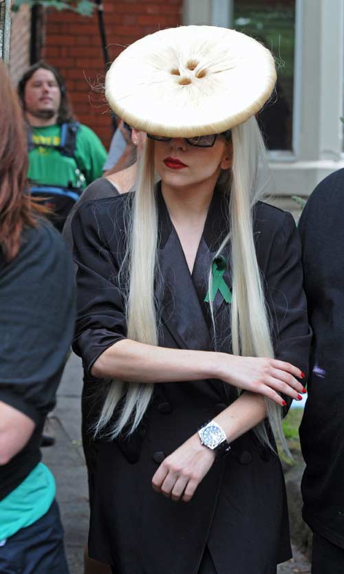 [25/01/2010]Lady GaGa: Tự biết mình rất quyến rũ! Lady-gaga-26