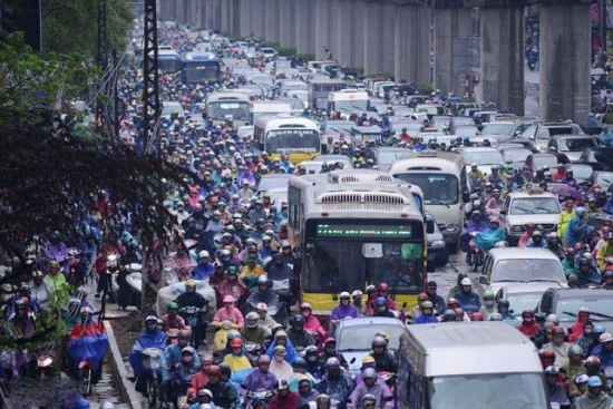 thong - Khổ sở khi người Hà Nội lưu hành giao thông vào trời mưa Cac-nga-duong-ha-noi-hon-loan-trong-mua-lon-bb-baaadSgBNF