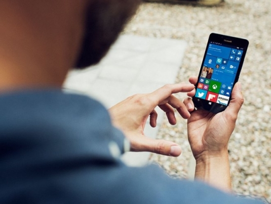 Đại lý "cắn răng xả hàng", Lumia 950 giảm giá còn 8 triệu Lumia-2-bb-baaadEGJAc