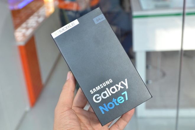 Hàn-Quốc - Mở hộp Galaxy Note 7 màu xanh giá 21,9 triệu tại VN Mo-hop-galaxy-note-7-mau-xanh-gia-219-trieu-tai-vn-bb-baaac7cK35