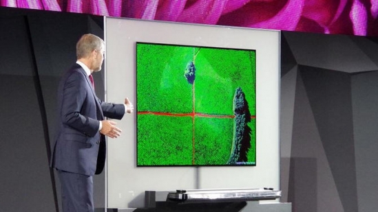 LG giới thiệu TV OLED 'mỏng như giấy dán tường' 1613048jpgt1483559458175-bb-baaabOvGjq