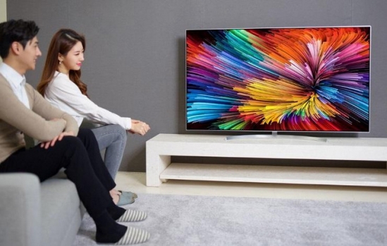 LG giới thiệu TV OLED 'mỏng như giấy dán tường' 1613057jpgt1483559458175-bb-baaadPefAi