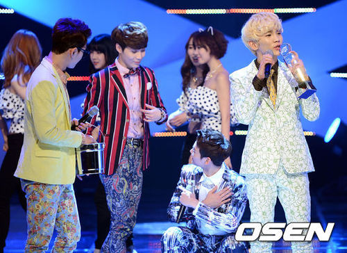 130314 SHINee @ M!Countdown Tumblr_inline_mjnfb4cWPR1qz4rgp