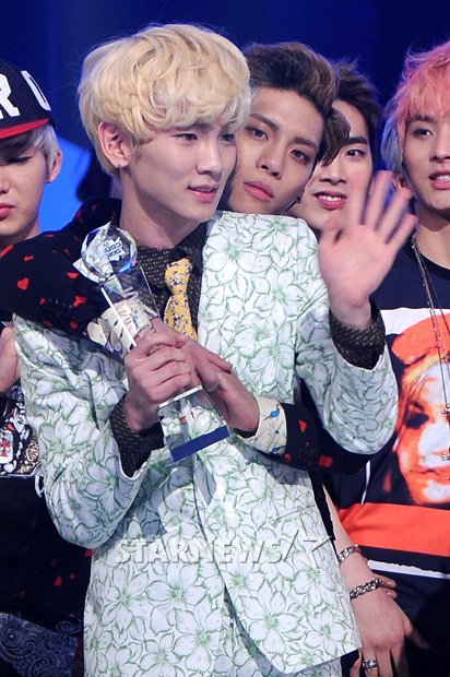 130314 SHINee @ M!Countdown Tumblr_inline_mjnfluHJYr1qz4rgp