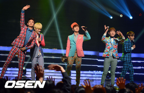 130306 SHINee @ Show Champion Tumblr_inline_mj8k5x8h801qz4rgp