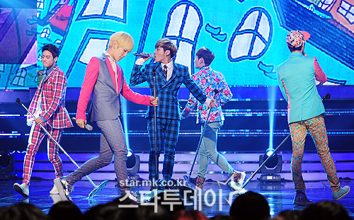 130306 SHINee @ Show Champion Tumblr_inline_mj8kaiP2tr1qz4rgp