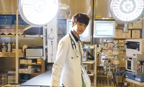 [Noticia] Minho de SHINee nos invita a todos al set de filmación MBC de “Medical Top Team”  Tumblr_inline_mv5v35h9WL1qcl8qx