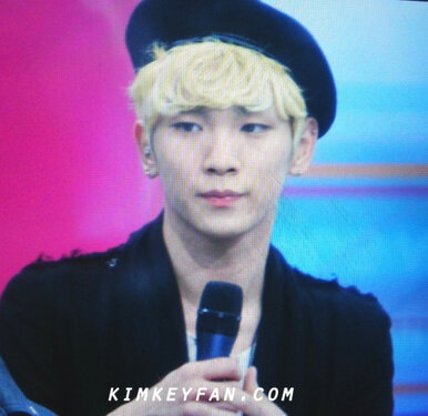 130228 Key @ Mnet Wide "Open Studio Talk" Tumblr_inline_mix9a94KsA1qz4rgp