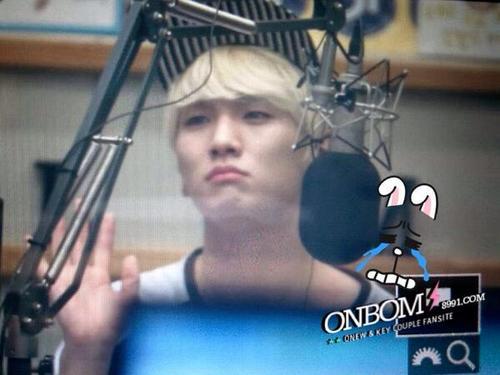 130430 Key @ Sukira Kiss the Radio Tumblr_inline_mm2u2xJrac1qz4rgp