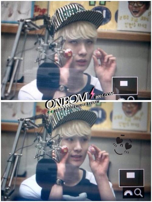 130430 Key @ Sukira Kiss the Radio Tumblr_inline_mm2u3quEON1qz4rgp