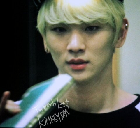 130430 Key @ Sukira Kiss the Radio Tumblr_inline_mm2txk0UlZ1qz4rgp