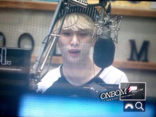 130430 Key @ Sukira Kiss the Radio Tumblr_inline_mm2u3tNb5a1qz4rgp