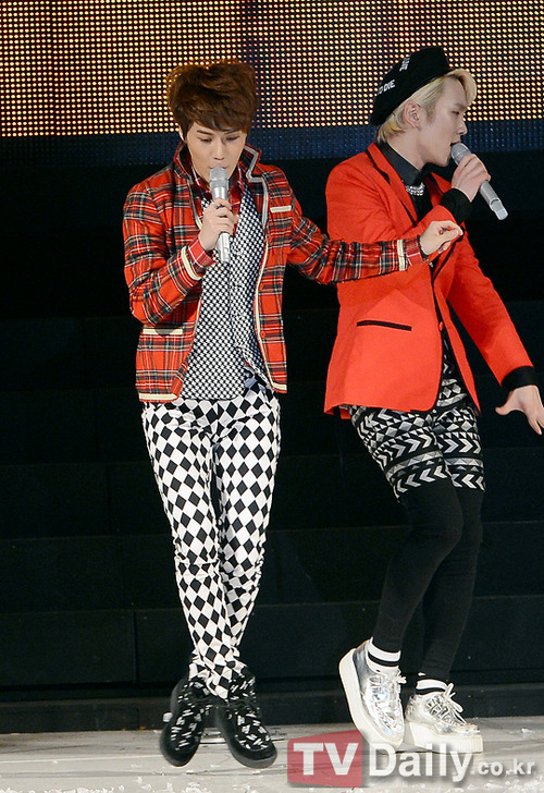 130406 SHINee @ Seoul Girls Collection 2013 event Tumblr_inline_mku3u96ZIS1qz4rgp