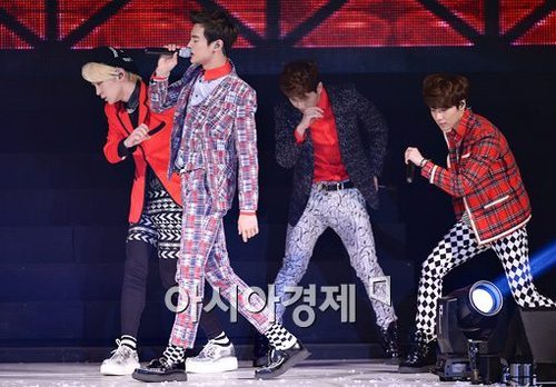 130406 SHINee @ Seoul Girls Collection 2013 event Tumblr_inline_mku14bkDN21qz4rgp