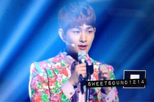 130305 Onew @ KBS Open Concert Tumblr_inline_mj6u9rSsMP1qz4rgp